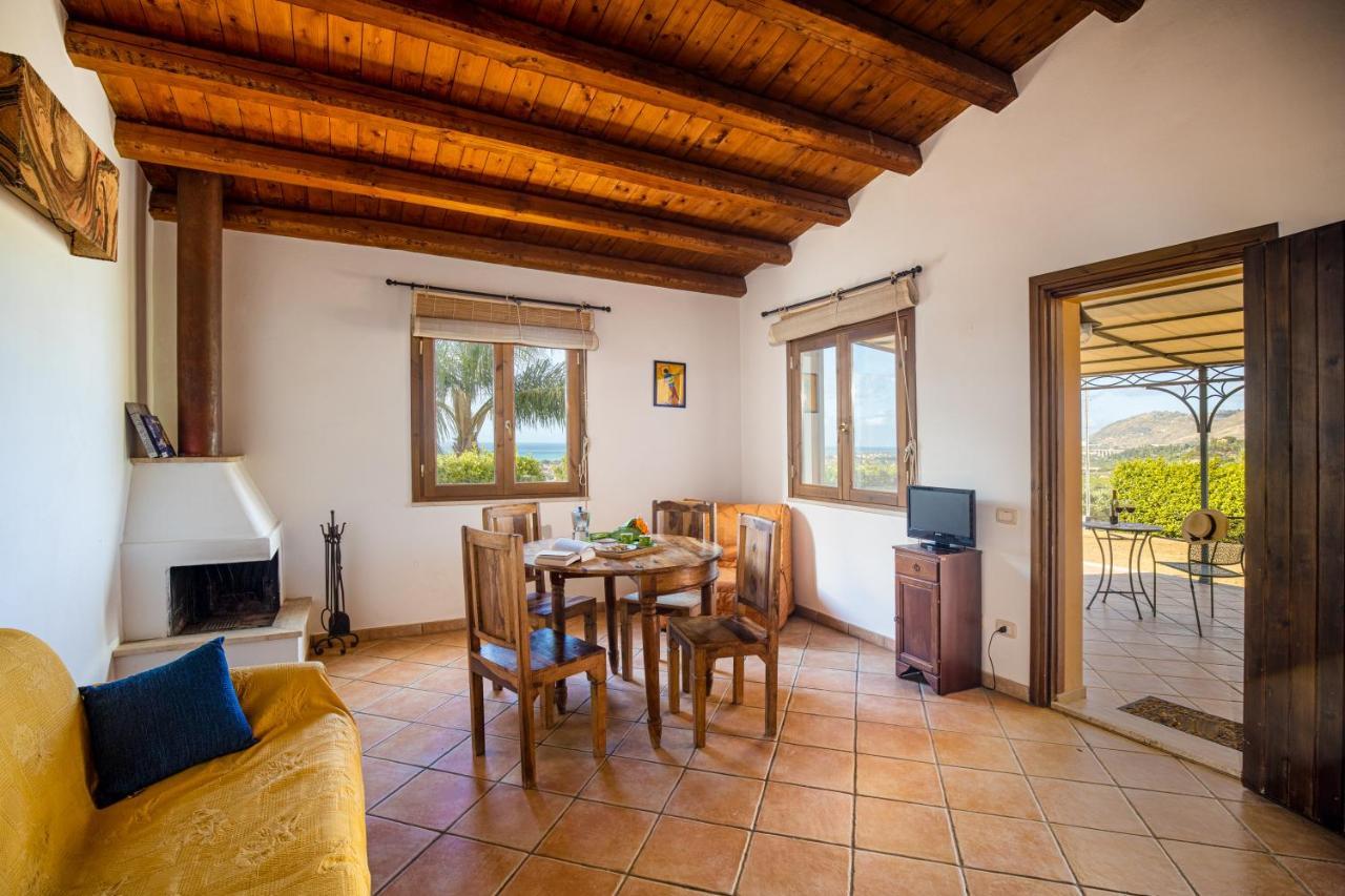 Solemar Sicilia - Le Casette Di Calzata Campofelice Di Roccella Exterior foto